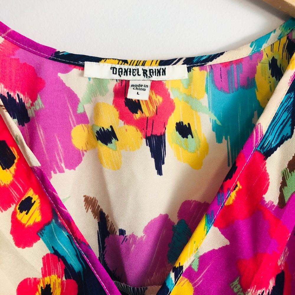gorgeous daniel rainn top • sz large - Picture 7 of 8
